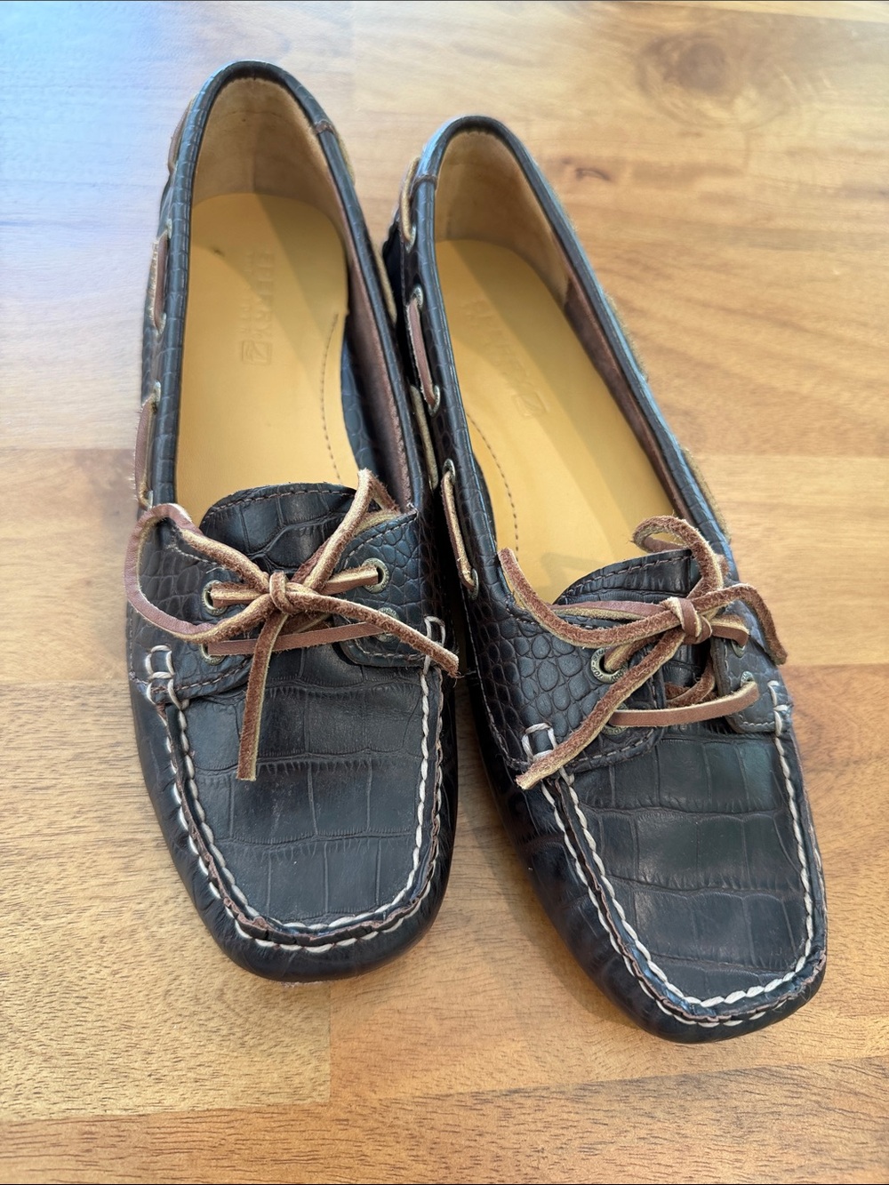 Sperry Dark Brown Croc-Embossed Leather Slip-On Loafers w/ Suede Laces Size 7